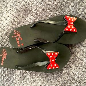 Disney Parks Minnie Mouse Signature Wedge Sandals Red Bows Rhinestones Sz 7